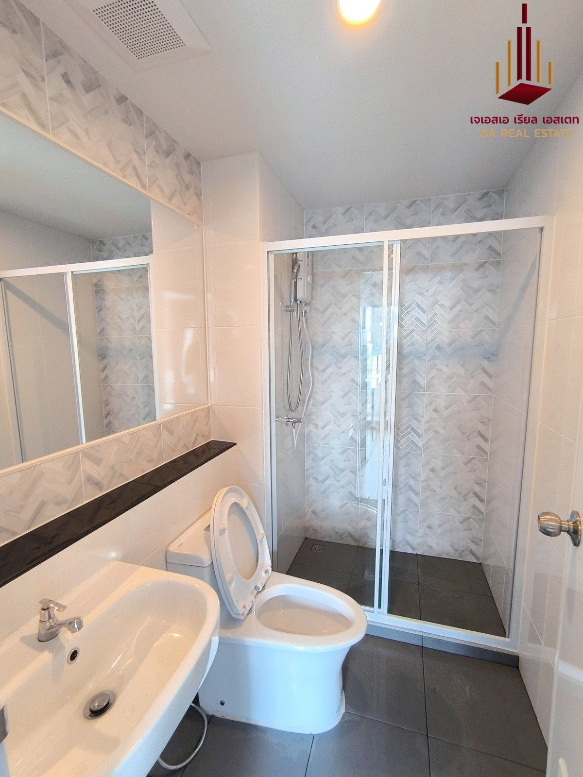 ให้เช่าคอนโดท่าพระ ตลาดพลู วุฒากาศ : ✨ For Rent : Regent Home Wutthakat Condo ✨  💰 Only 12,000 thb/month