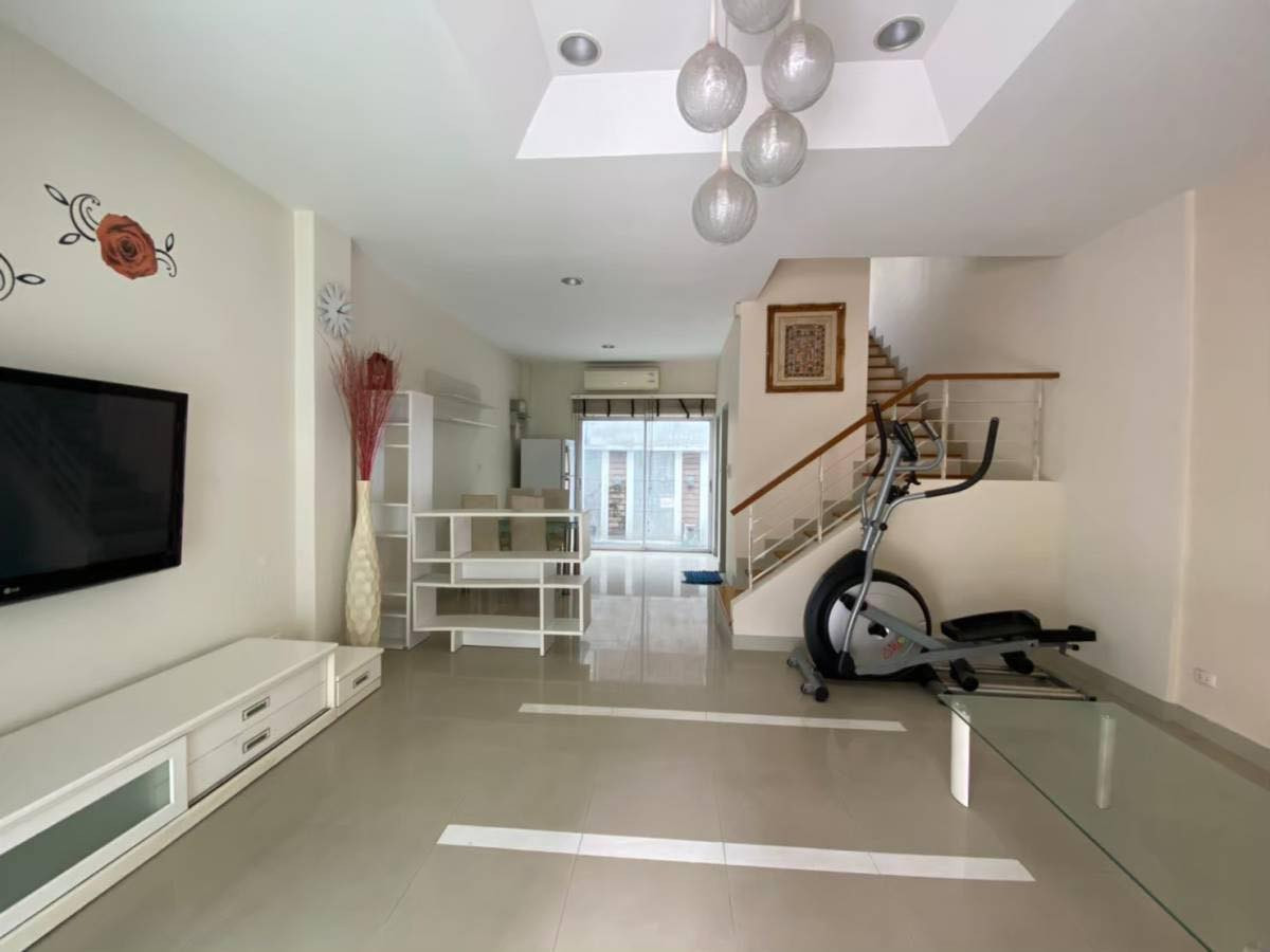 For SaleTownhomePattanakan, Srinakarin : Baan Klang Muang Baan Klang Muang Urbanion Rama 9 - Wongwaen / 3 Bedrooms (SALE WITH TENANT) BZD021