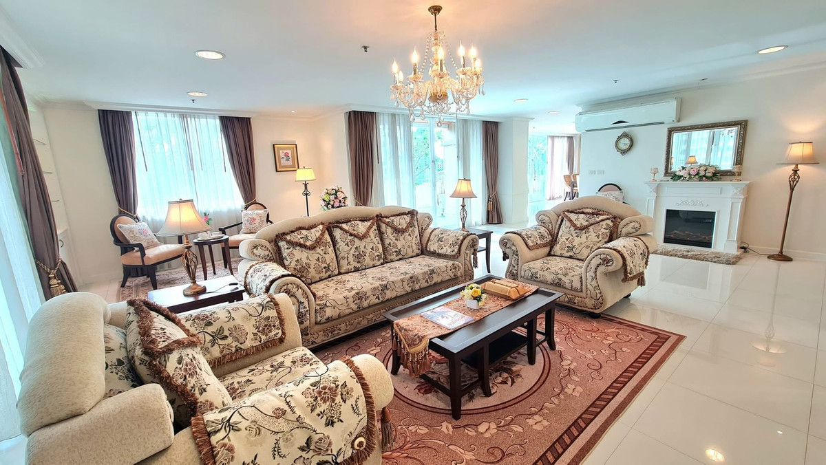 ให้เช่าคอนโดสุขุมวิท อโศก ทองหล่อ : ★ Spacious Penthouse ★ ชั้น 10+ ขนาด 572.00 ตร.ม. | 4 ห้องนอน 5 ห้องน้ำ | วิวเมือง | ใกล้ BTS พร้อมพงษ์