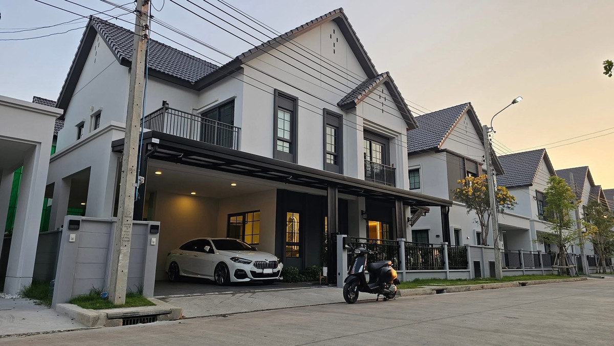 ขายบ้านบางนา แบริ่ง ลาซาล : เซนโทร บางนา / 4 ห้องนอน (ขาย), Centro Bangna / 4 Bedrooms (FOR SALE) MICK009