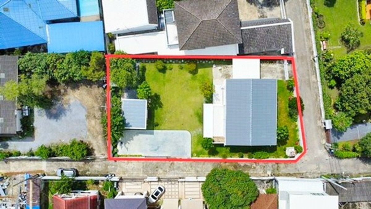 LatPhrao 1-15 Mansion Luxurious 2-story Civil Court Ratchada 19-25 MRT LatPhrao 800m. detached house Loading...