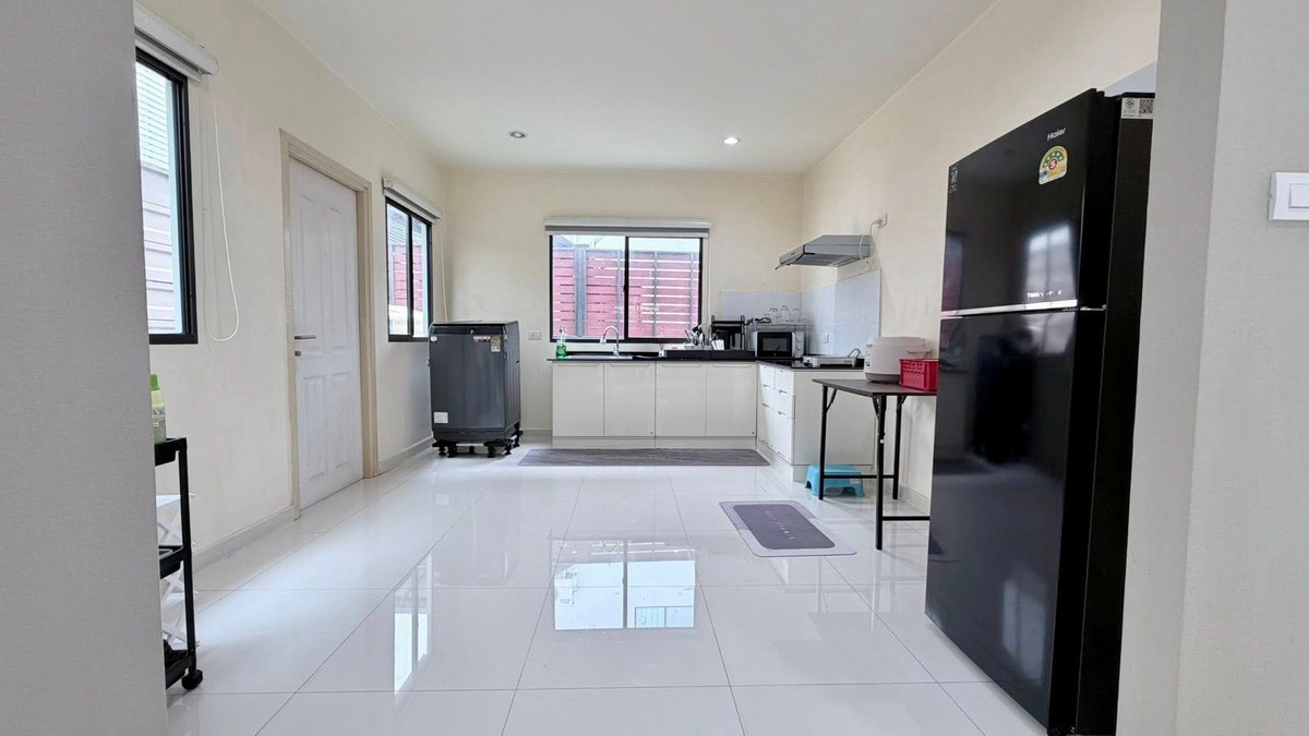 2-story detached house for rent, Passorn Prestige Bangna-Suvarnabhumi project. Air conditioning, complete furniture There are 3 bedrooms, 3 bathrooms, and 1 multi-purpose room. Monthly rental price 55,000 baht Loading...