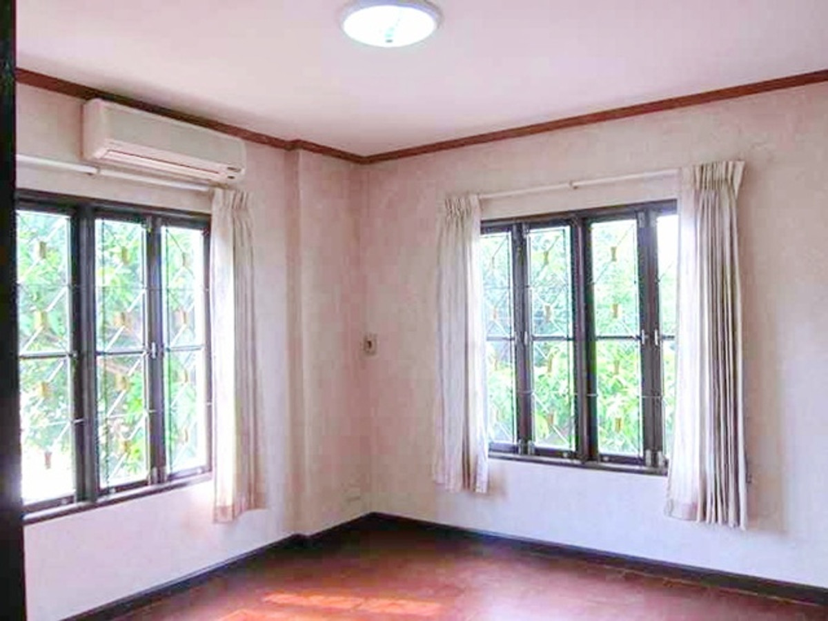 bankluai-Sai Noi MRT Khlong Bang Phai 2 km. 2-story corner townhouse for sale/rent 35sq.wa. 265 sq. Loading...