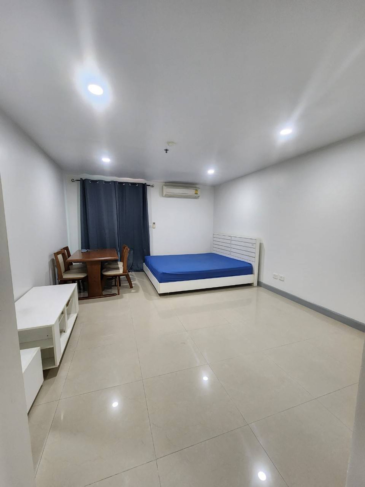 For SaleCondoBangna, Bearing, Lasalle :  Near BTS Bangna, near the expressway.