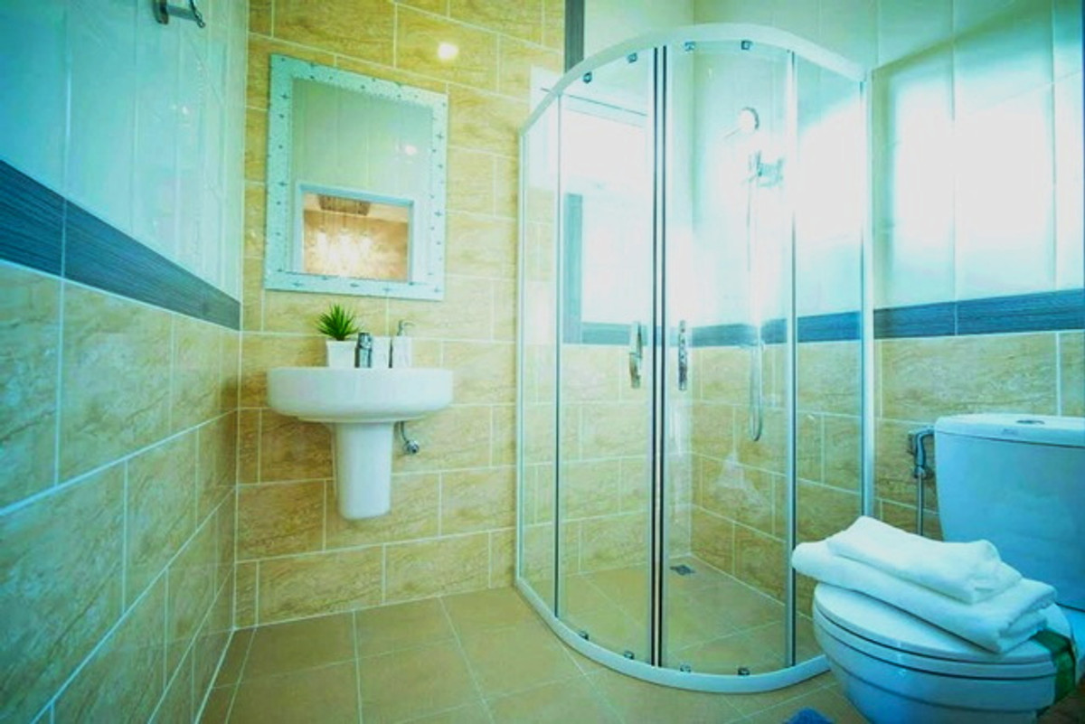 BTS ตลาดพลู 4.5 กม. รร.วัดโพธิ์ทอง 500 ม.ตลาดโอ๋เอ๋ 1.9 กม.เช่า ทาวน์เฮาส์ 2 ชั้น สุขสวัสดิ์ 30 หลังหัวมุม จัดเต็มเฟอร์ฯ 3 นอน 2 น้ำ Loading...