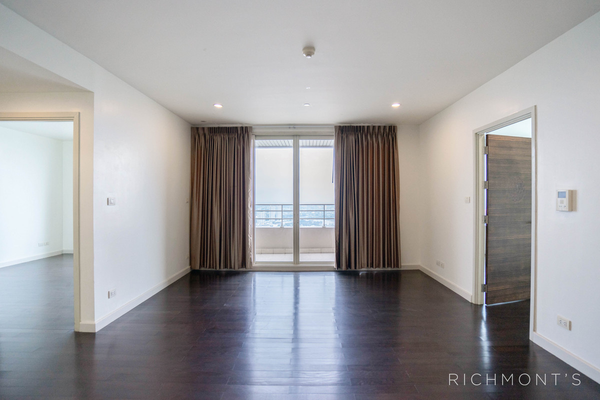 For SaleCondoWongwianyai, Charoennakor : Watermark Chaophraya condo for Sale, 2 bedrooms