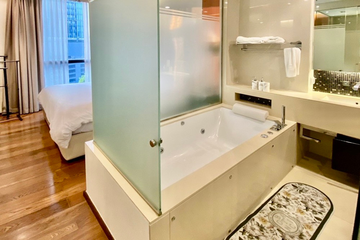 CondoSukhumvit, Asoke, Thonglor : 🔥 For Sale - Rent !! big size, Sexy bathtub!! 🔥 Code C20230205677..........The Address Sukhumvit 28, 1 bedroom, 1 bathroom, furnished, ready to move in, Special Deal!!📣📣
