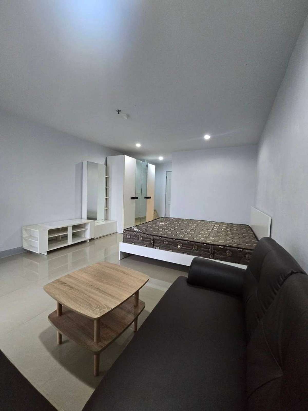 For SaleCondoBangna, Bearing, Lasalle : Sold with tenant East facing room, condo near BTS Bangna
