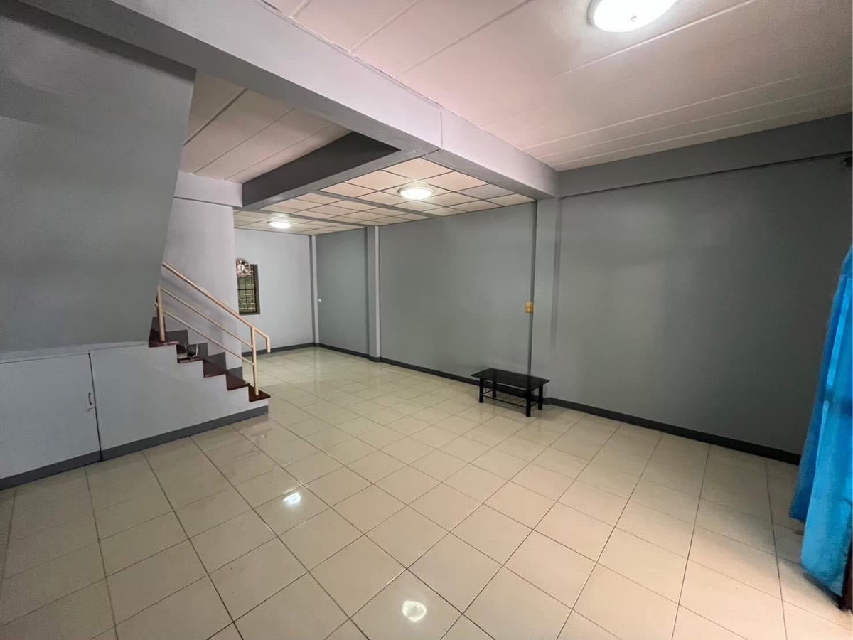 #For  rent, 2-story townhouse, Nimitmai 13, near Minburi Post Office, only 2 km. 🔥Only 9,000 baht/month ‼️ 2-story house, size 22 sq m., has 3 bedrooms | 3 bathrooms (with water heater) Loading...