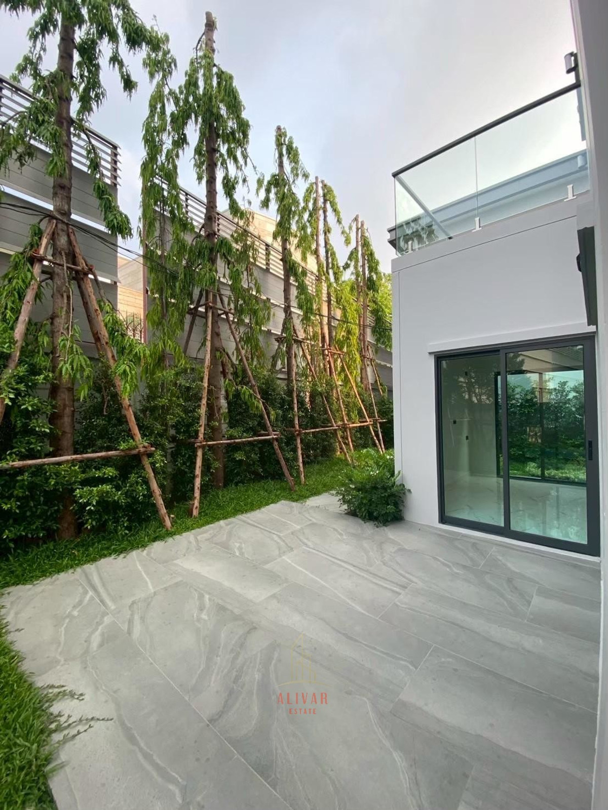 บ้านพระราม 9 เพชรบุรีตัดใหม่ RCA : RH101425 ขาย/ให้เช่า ทาวน์โฮม 4ชั้น พร้อมลิฟต์ at 89 Residence Ratchada-Rama 9 ใกล้ MRT ศูนย์วัฒธรรม