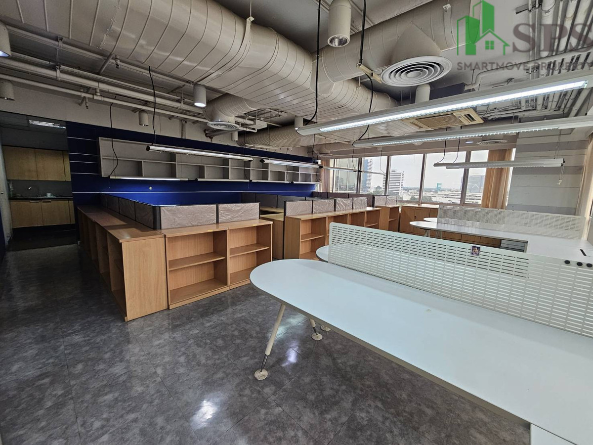 Office space for rent on Sukhumvit 26 ให้เช่าพื้นที่สำนักงานบนถนนสุขุมวิท 26  (SPSAD3373) Loading...