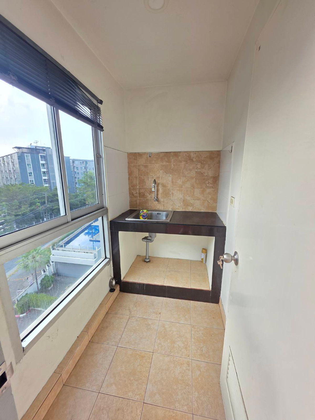 For SaleCondoBangna, Bearing, Lasalle :  Near BTS Bangna, near the expressway.