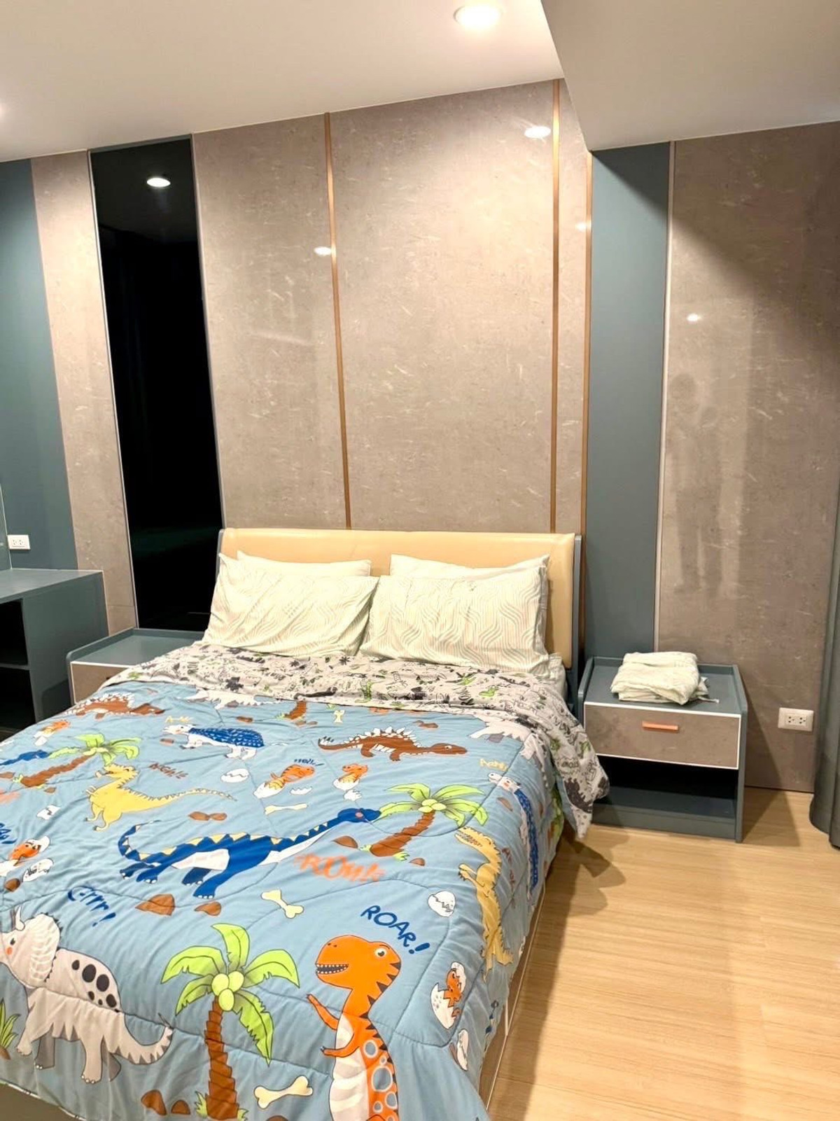 ST327 For Sale – Supalai Riva Grande Rama 3 This unit is in immaculate condition, beautifully built-in throughout, and fully furnished — ready to move in. Loading...