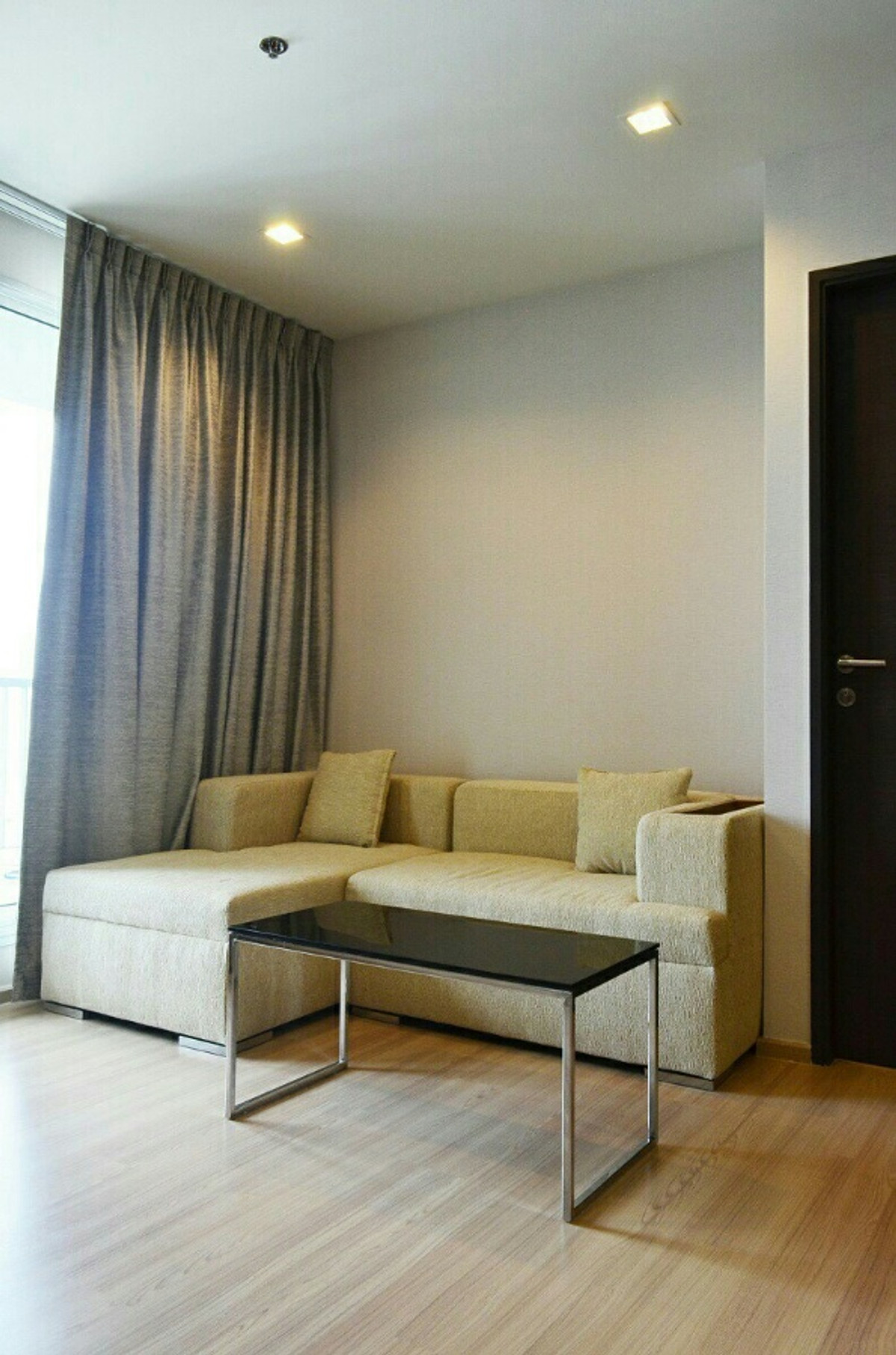 (for rent) RHYTHM Sathorn ใกล้ BTS สะพานตากสิน Loading...