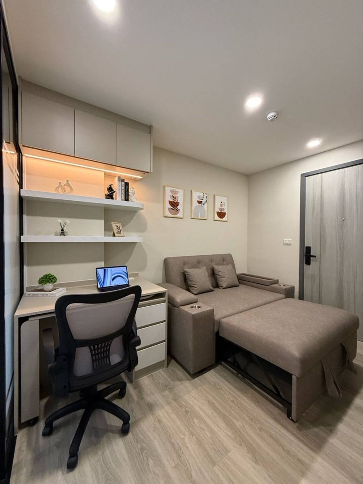 For RentCondoSamut Prakan,Samrong : Condo for rent Origin Plug & Play Srinakarin, new room, fully furnished, ready to move in immediately, convenient travel, near the Yellow Line. “Sri Dan Station”