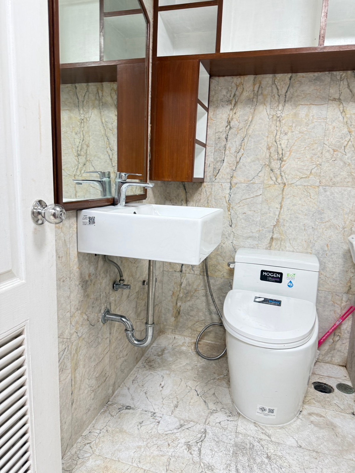 For SaleCondoSapankwai,Jatujak : For Sale: Ratchavipa Place Condominium | Prime Ratchayothin–Phaholyothin Location | Pet-Friendly | Near BTS Ratchayothin  Great value for a city condo in one of Bangkok’s highly sought-after rental areas.