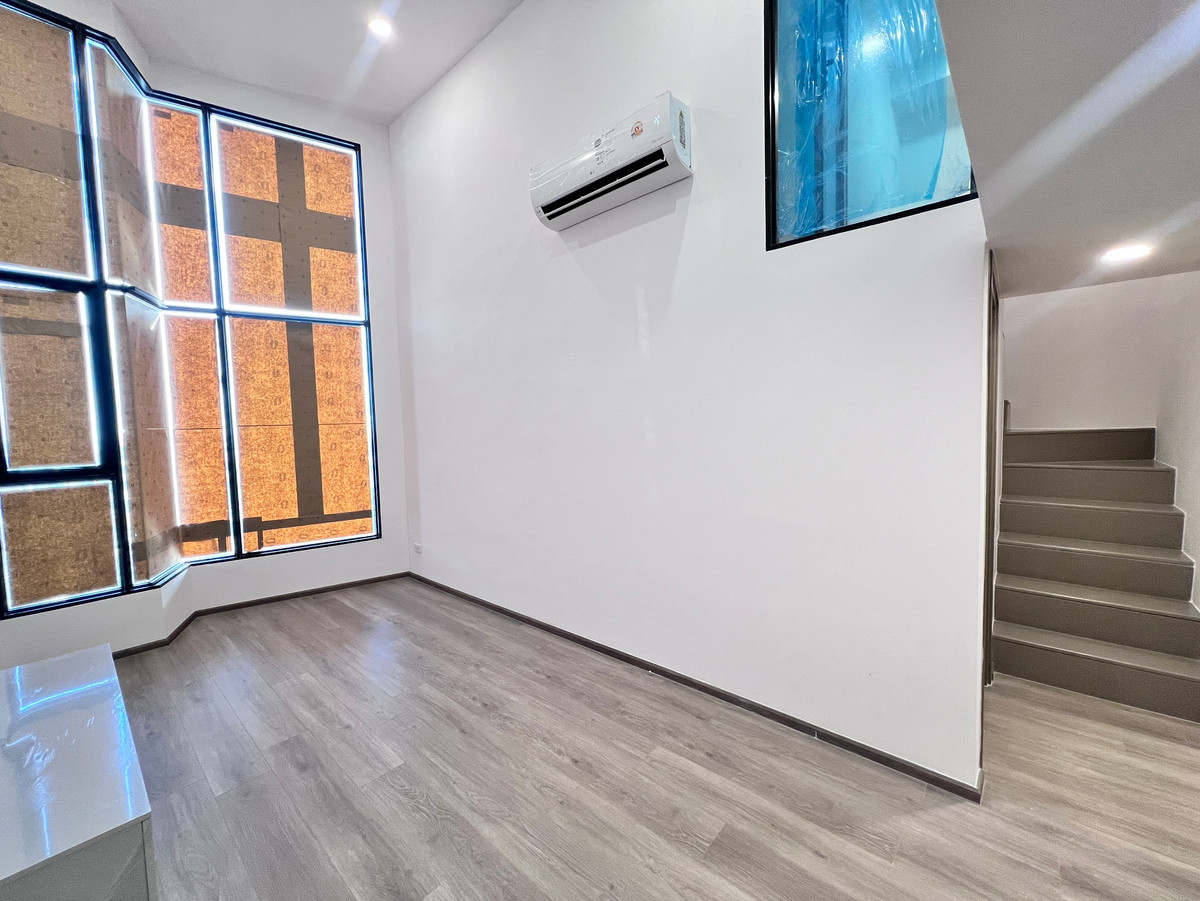 ขายคอนโดอ่อนนุช อุดมสุข : 🛎️For sale🛎️Knightsbridge space สุขุมวิท-พระราม4 ราคา10.29ล้านบาท*✨