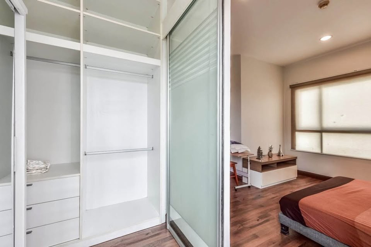 ให้เช่าคอนโดวงเวียนใหญ่ เจริญนคร : ต่อรองได้- ห้องรีโนเวทใหม่ Q.House Sathorn 2beds 2baths ห้องมุม โครงการติดรถไฟฟ้า 0เมตร 