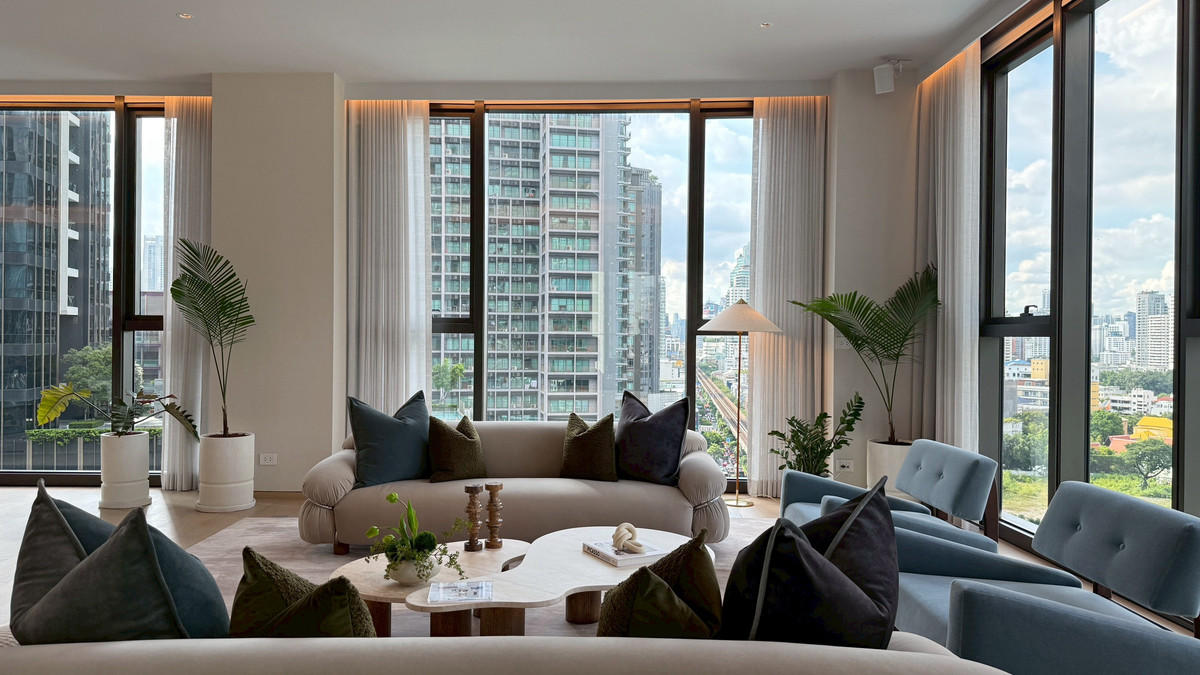 ขายคอนโดสุขุมวิท อโศก ทองหล่อ :  ♢ Exclusive Penthouse ♢ ชั้น 25+ | ขนาดพื้นที่ใช้สอย 415.00 ตร.ม. | ห้องนอน 4 ห้องน้ำ 4 | ติดถนนสุขุมวิทและ BTS ทองหล่อในระยะ 0 เมตร