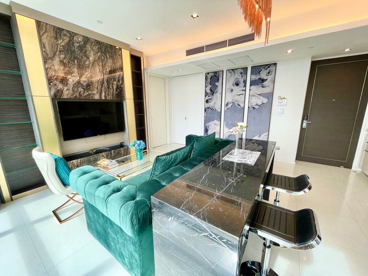 ขายคอนโดสาทร นราธิวาส : The Bangkok Sathorn 1 Bedroom for Sale