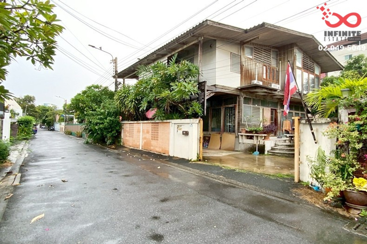 For SaleHouseRatchathewi,Phayathai : Single house for sale 83 sq m. Phahonyothin - Vibhavadi Inthamara 13, near BTS Saphan Khwai.