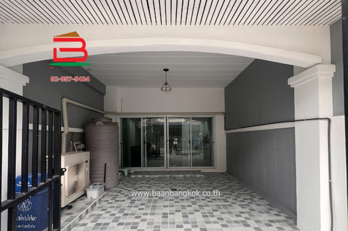 ทาวน์เฮาส์ หมู่บ้าน มนวดีพาร์ค เนื้อที่ 16 ตรว. ทำเลดี ใกล้ซอยวัดลาดปลาดุก ถนนกาญจนาภิเษก ตำบลบางรักพัฒนา อำเภอบางบัวทอง จังหวัดนนทบุรี Loading...