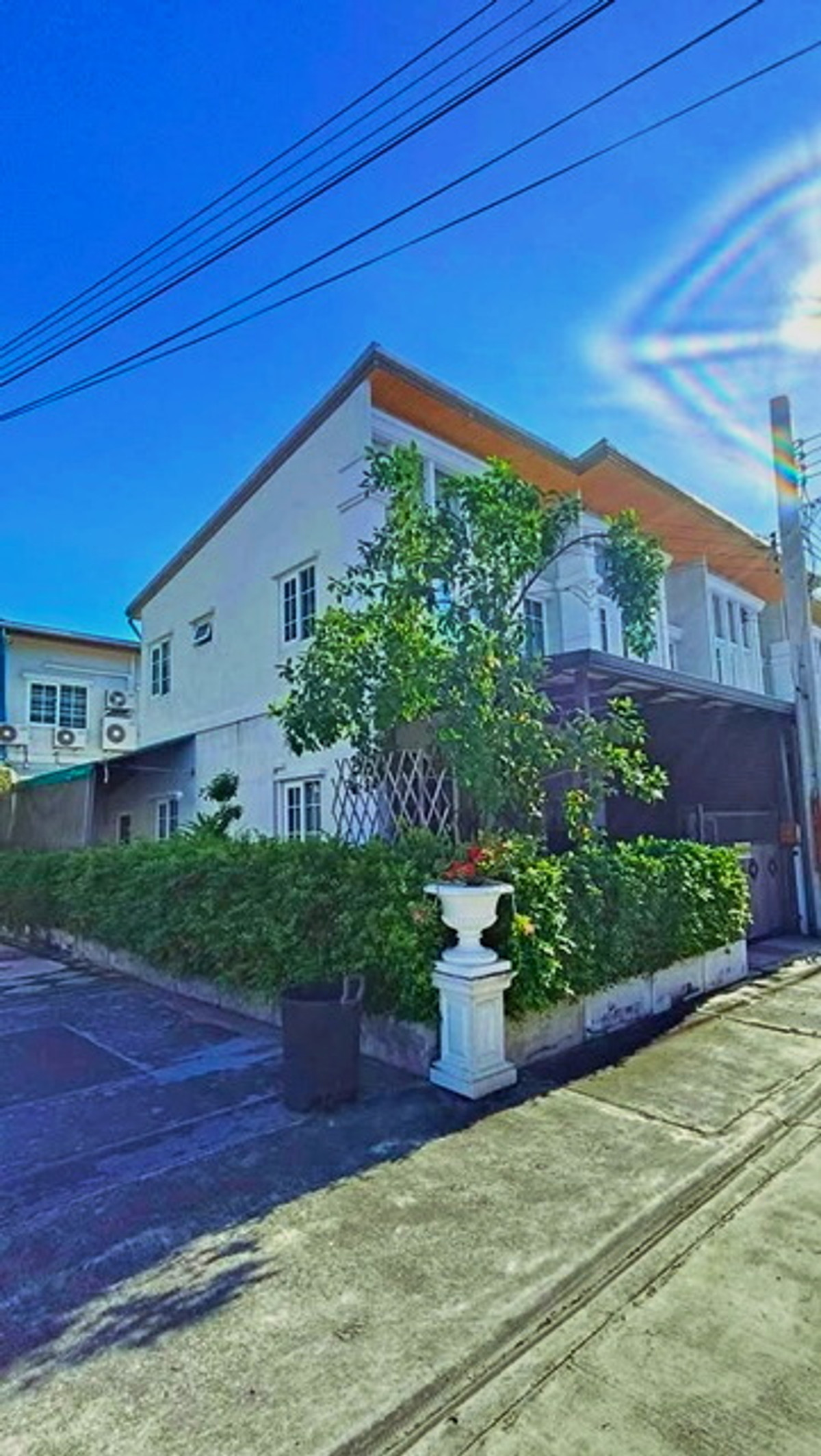 ให้เช่าทาวน์โฮมราษฎร์บูรณะ สุขสวัสดิ์ : BTS ตลาดพลู 4.5 กม. รร.วัดโพธิ์ทอง 500 ม.ตลาดโอ๋เอ๋ 1.9 กม.เช่า ทาวน์เฮาส์ 2 ชั้น สุขสวัสดิ์ 30 หลังหัวมุม จัดเต็มเฟอร์ฯ 3 นอน 2 น้ำ