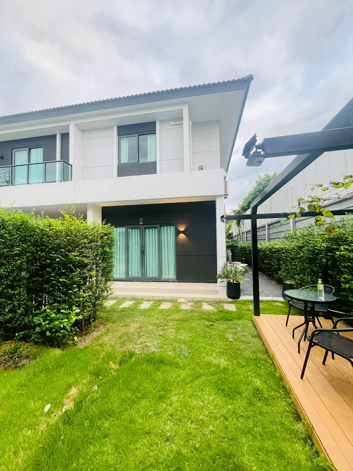 🏡 2-story detached house for rent, CENTRO Vibhavadi (Centro Vibhavadi), 4 bedrooms, 5 bathrooms, beautiful house on the corner of Soi Ton, near the clubhouse. Very private 🌳 Rent only 75,000 baht/month Loading...