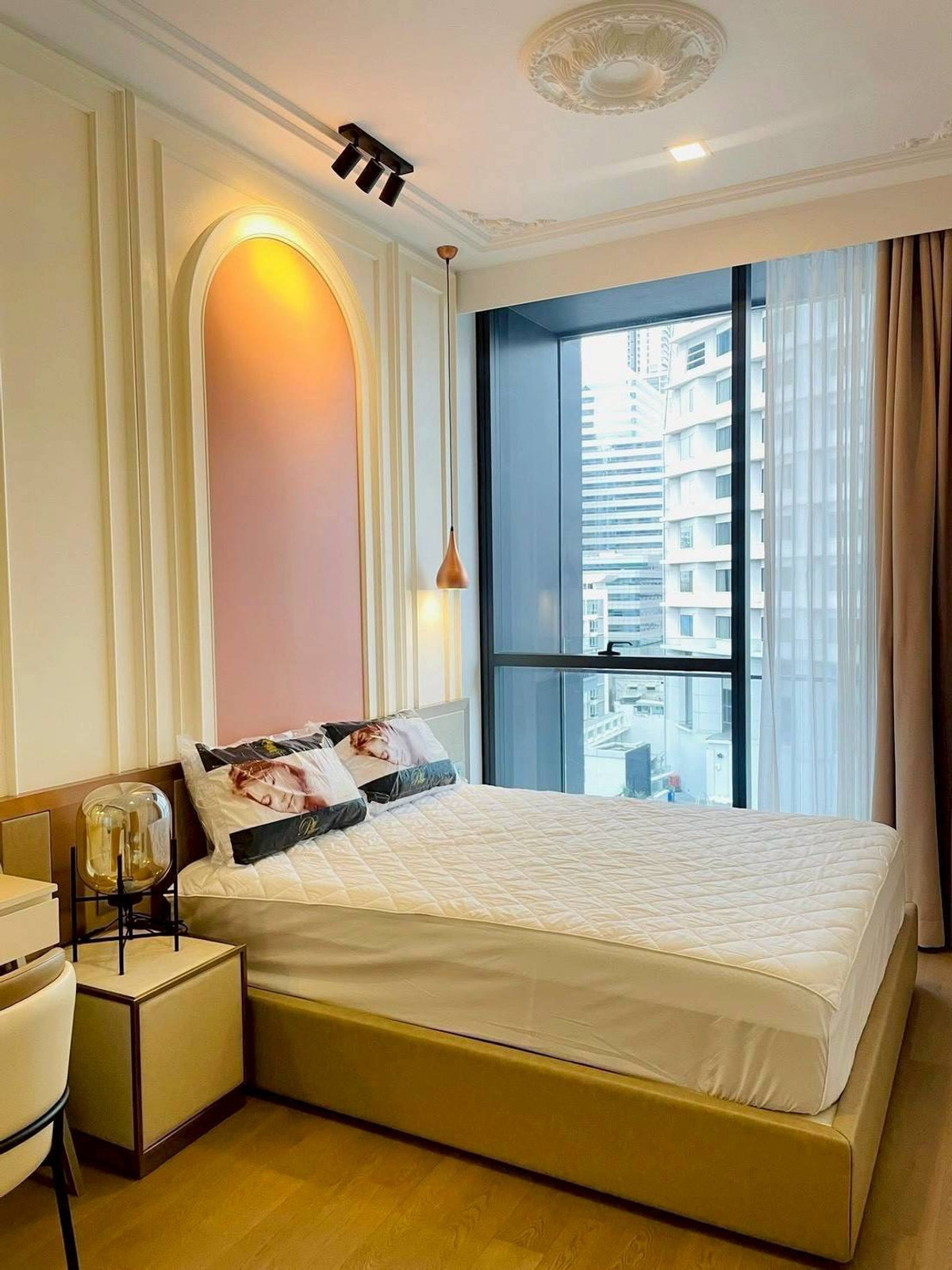 For RentCondoSukhumvit, Asoke, Thonglor : (for rent) Celes Asoke, next to Asoke Montri Road, near BTS Asoke and MRT Sukhumvit.