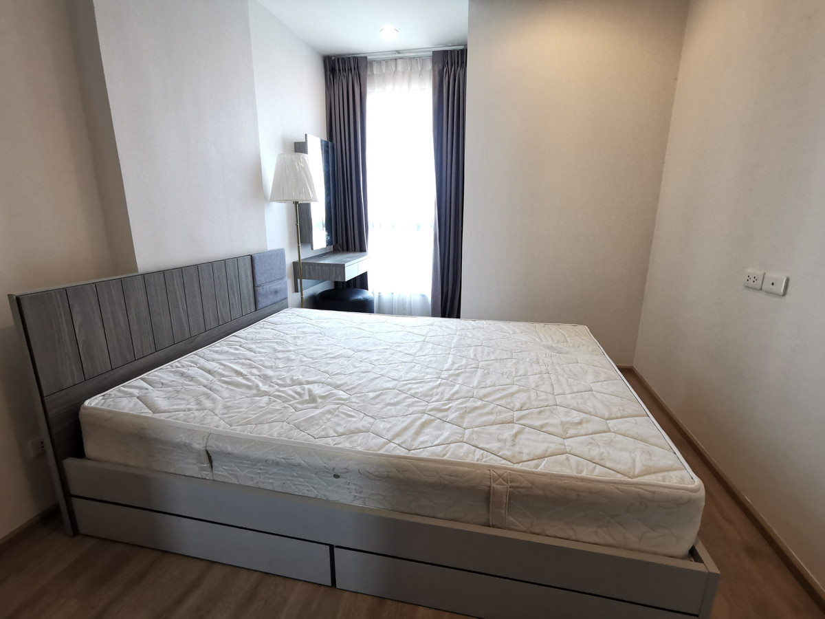 Condo for rent, Ideo Sathorn Thapra (Ideo Sathorn Thapra), next to BTS Pho Nimit, 300 meters, with furniture + washing machine, only 12,000 baht. Loading...