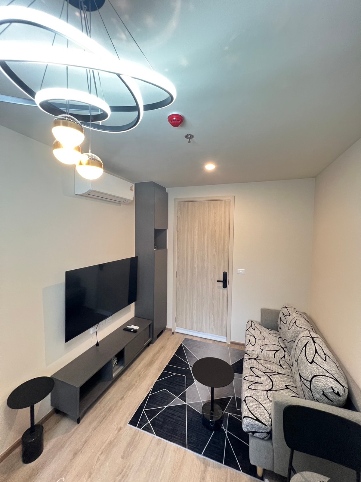 (for rent) Nue District R9 คอนโดใหม่ 🚆 ใกล้รถไฟฟ้า MRT พระราม 9 และ Central พระราม 9 Loading...