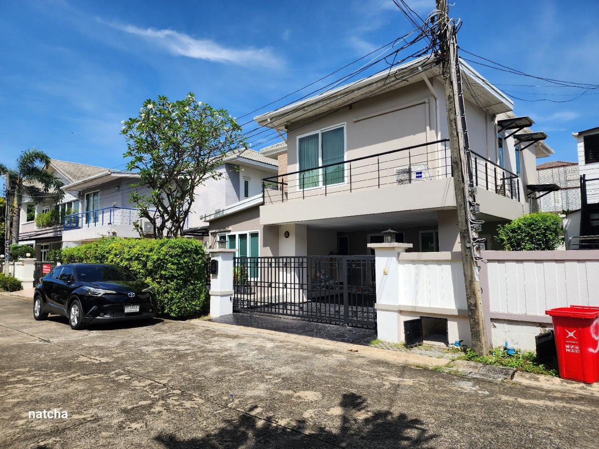 ขายบ้านเลียบทางด่วนรามอินทรา : ขายบ้านจิรทิพย์-วัชรพล 56.7 ตร.ว 2 ห้องนอน 3 ห้องน้ำ จอดรถ 2 คัน ราคา 4.5 ล้านบาท