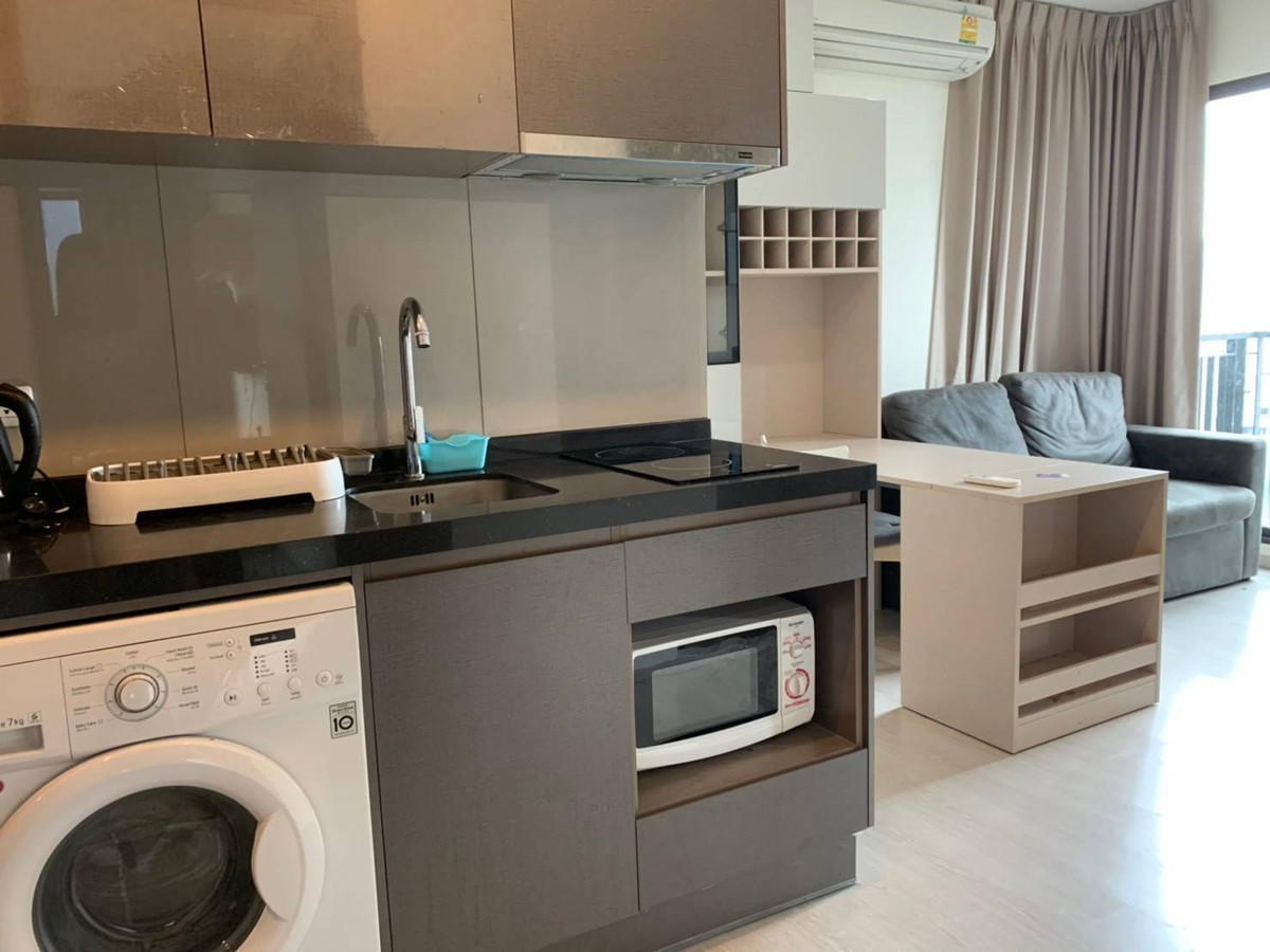 เช่า - Rhythm Asoke1, 2 bedrooms # Swimming pool view# 300 m. to Rama9 MRT# Loading...