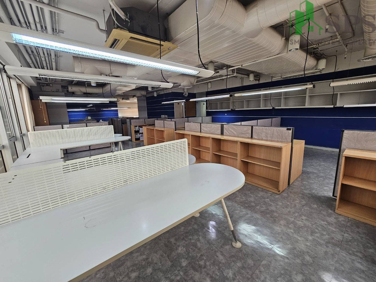 Office space for rent on Sukhumvit 26 ให้เช่าพื้นที่สำนักงานบนถนนสุขุมวิท 26  (SPSAD3373) Loading...