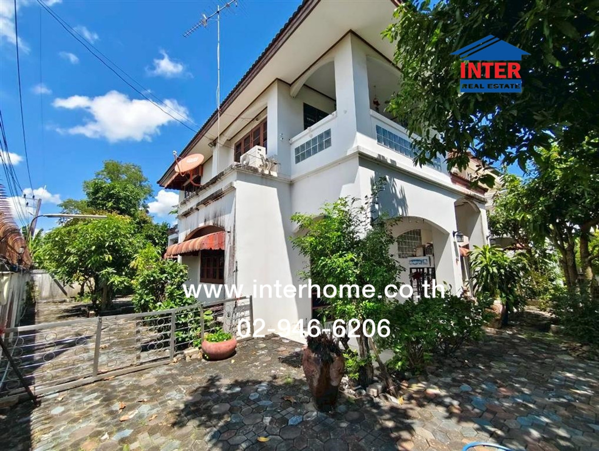 บ้านเดี่ยว 2 ชั้น 216 ตร.ว. หมู่บ้านรังสิตการ์เด้นซิตี้ ถนนรังสิต-นครนายก ถนนกาญจนาภิเษก ธัญบุรี ปทุมธานี Loading...