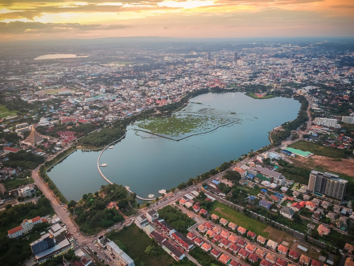 ขายโรงแรม 3 ดาว ขนาด 76 ห้อง ใจกลางเมืองขอนแก่น ใกล้บึงแก่นนคร Loading...