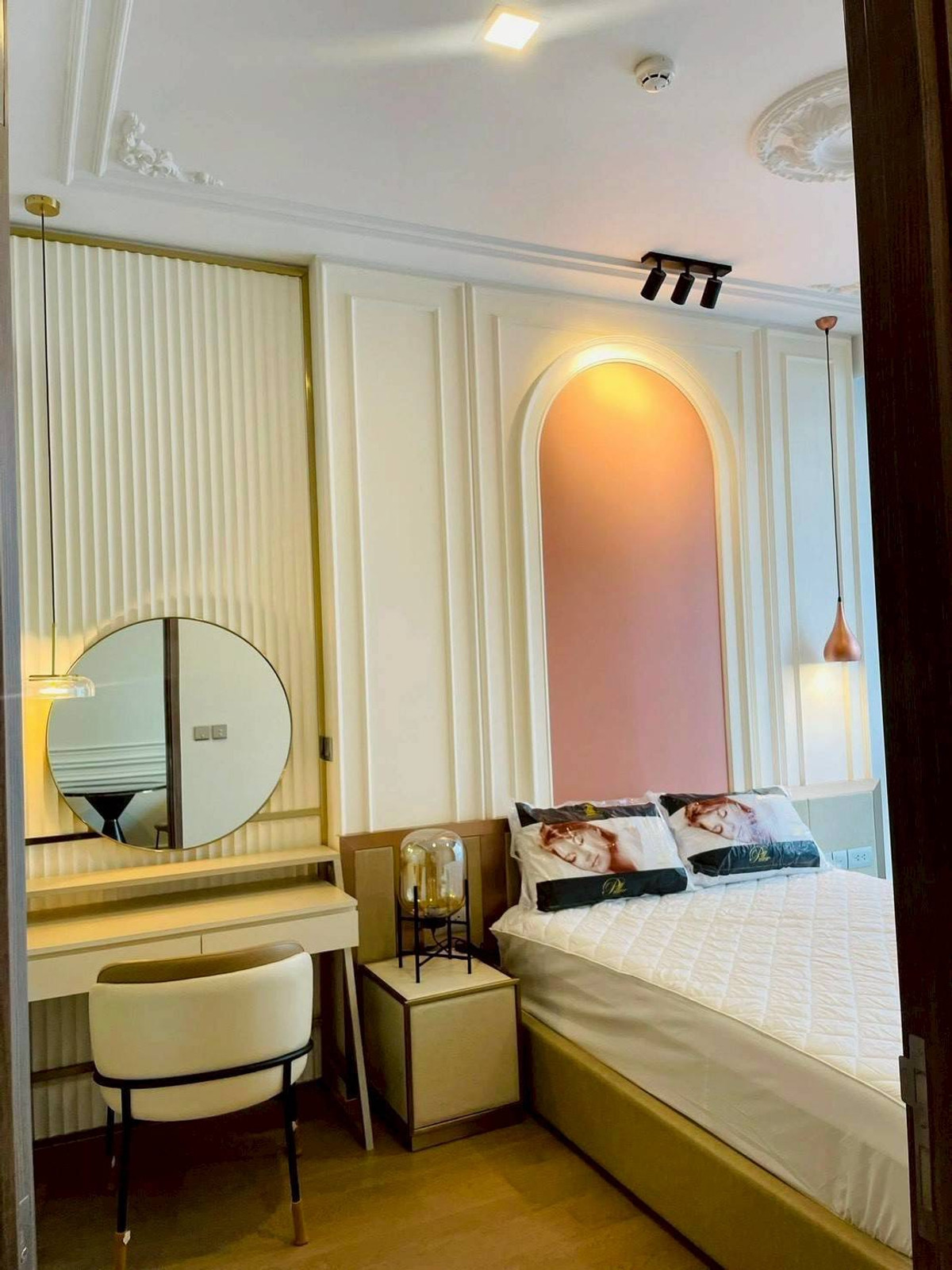 (for rent) Celes Asoke ติดถนนอโศกมนตรี ใกล้ BTS อโศก และ MRT สุขุมวิท Loading...