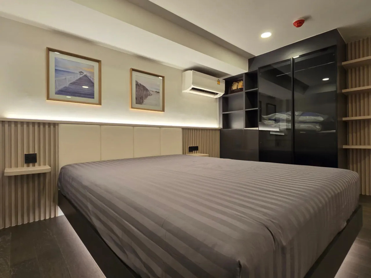 For RentCondoSiam Paragon ,Chulalongkorn,Samyan : Park Origin Chula Samyan【𝐑𝐄𝐍𝐓】🔥Warm and sophisticated… A room in soothing earth tones, adding a touch of luxury to every corner.🔥  Contact Line ID: @hacondo