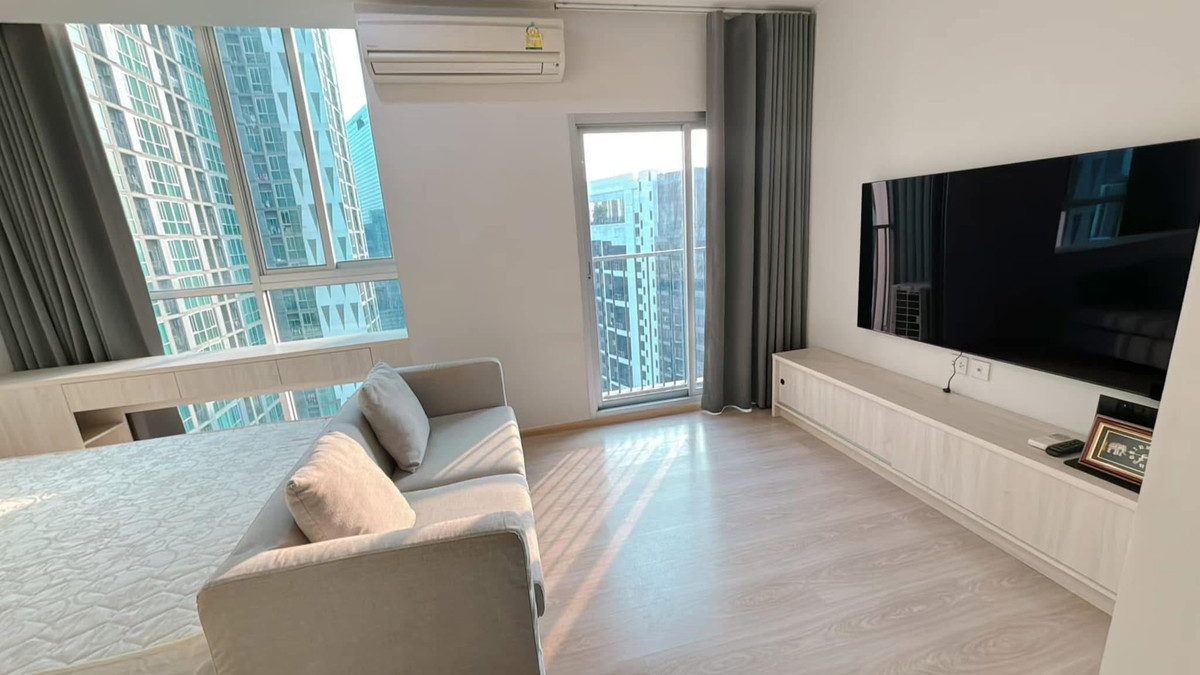 For rent RR1315 Noble Revolve, beautiful room, fully furnished, near MRT Cultural Center. Loading...