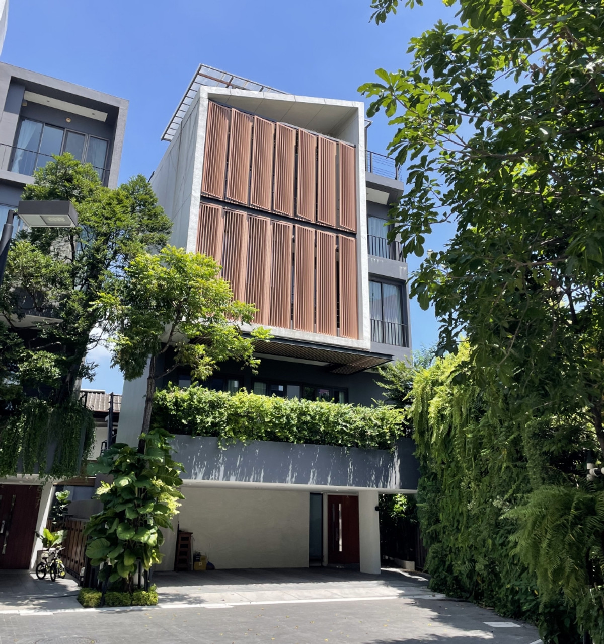 ให้เช่าบ้านสุขุมวิท อโศก ทองหล่อ : TA8479📲LineID @556ryccg🏡บ้านเดี่ยว 5ชั้น 500ตรม 4 ห้องนอน 3-4 ที่จอดรถ พร้อมเฟอร์นิเจอร์ Arna Ekamai สุขุมวิท65 ปรีดี15 ใกล้BTSเอกมัย