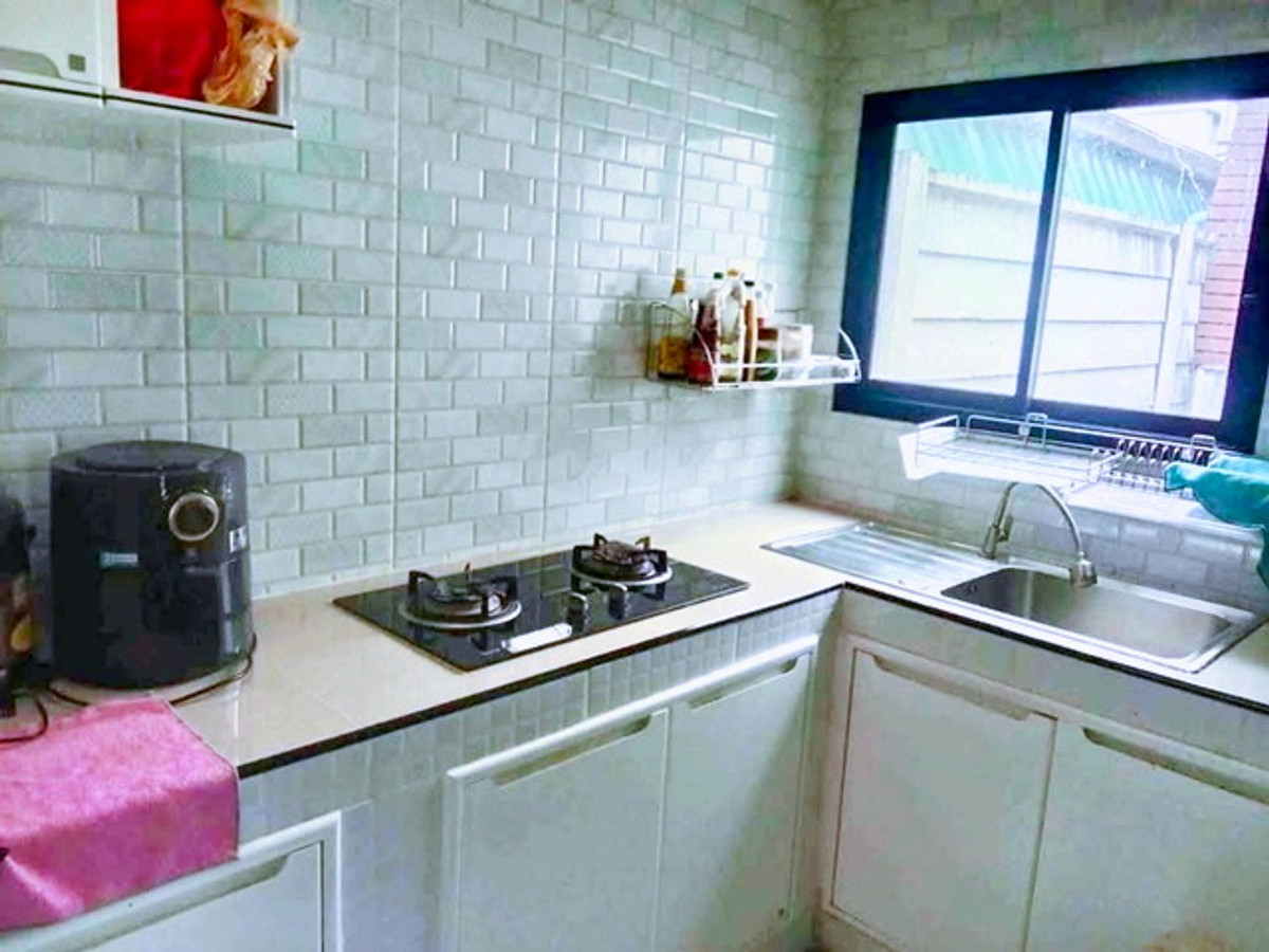 หลังมุม เดอะทรัสต์ 3 นอน ราชพฤกษ์-รัตนาธิเบศร์ ปากเกร็ด MRT บางรักใหญ่ 3.2 กม. ให้เช่าทาวน์เฮ้าส์ 2 ชั้น2 น้ำ ตลาดสดท่าอิฐ 2.6 กม. Loading...