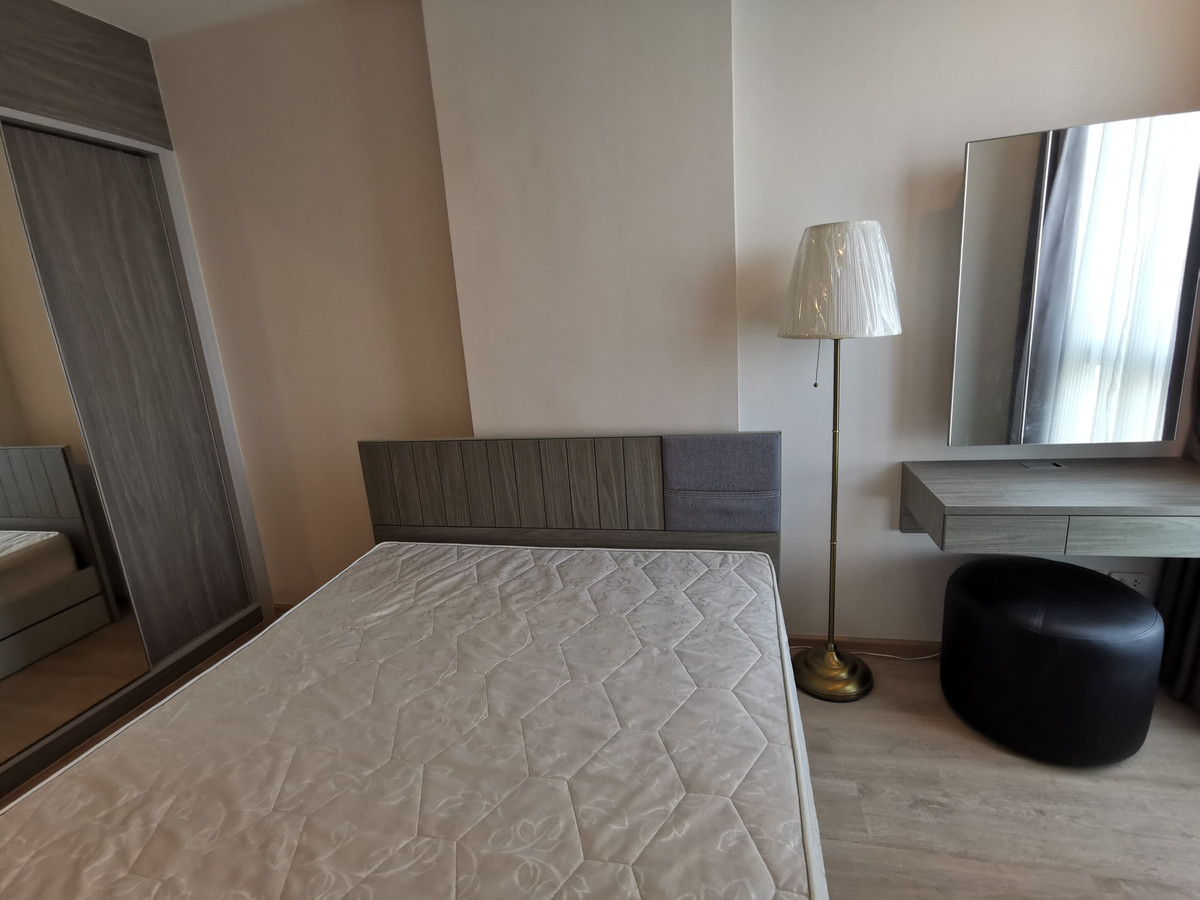 Condo for rent, Ideo Sathorn Thapra (Ideo Sathorn Thapra), next to BTS Pho Nimit, 300 meters, with furniture + washing machine, only 12,000 baht. Loading...