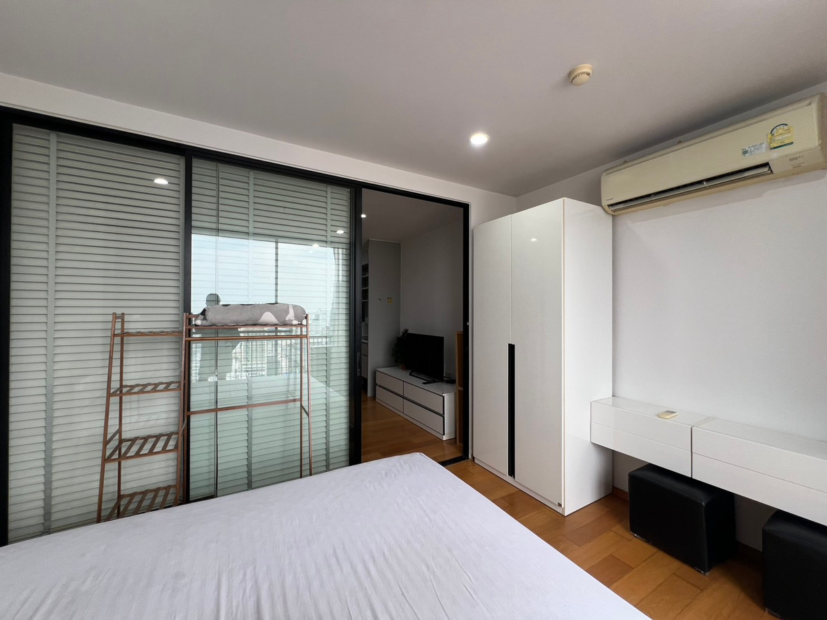 for rent Noble Revo Silom  // 1b1b // 35 sq.m Loading...
