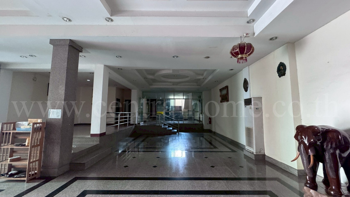 Apartment Suthana Place Samut Sakhon near Central Mahachai Loading...