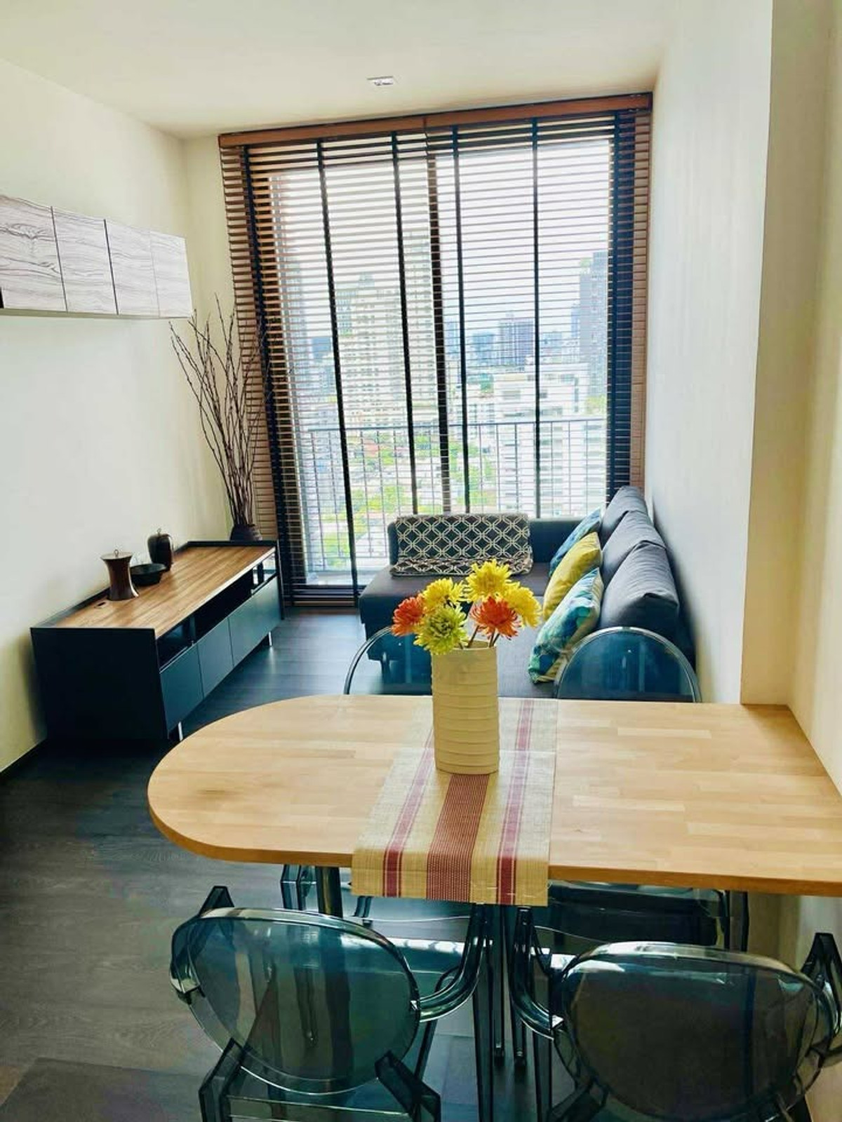 (for rent) Edge Sukhumvit 23 near BTS Asoke and MRT Sukhumvit Loading...