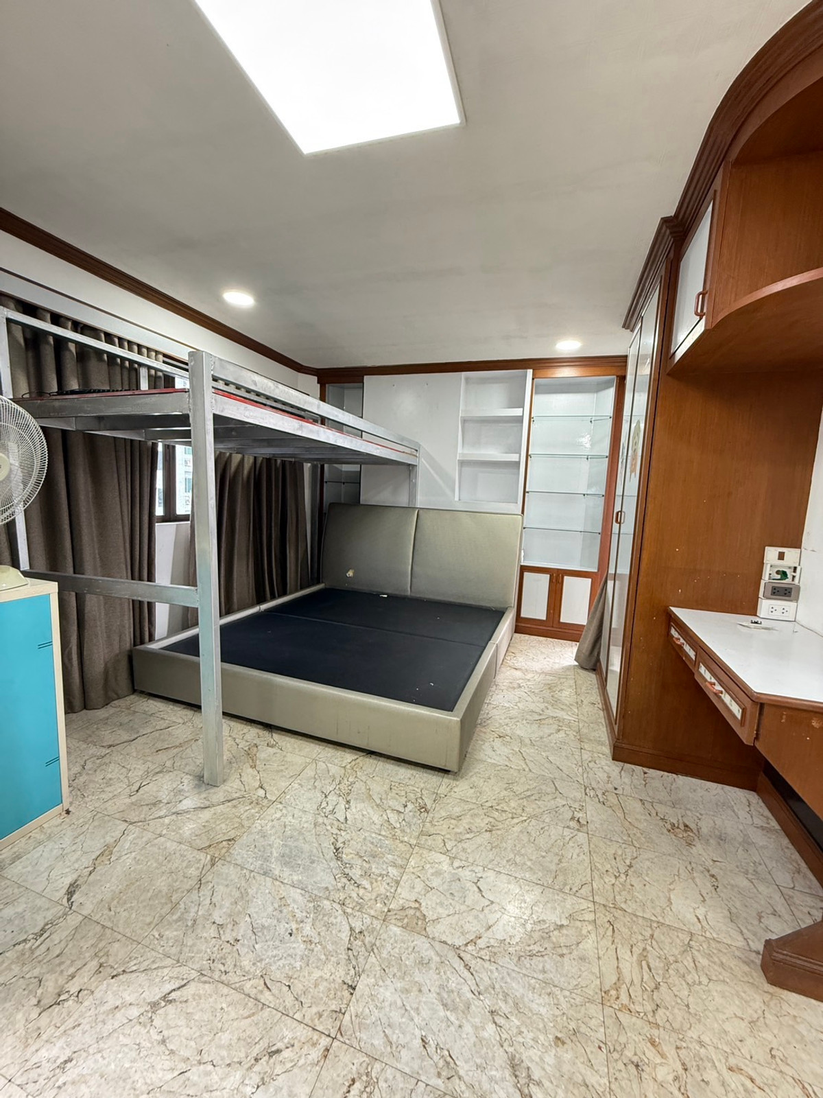 For SaleCondoSapankwai,Jatujak : For Sale: Ratchavipa Place Condominium | Prime Ratchayothin–Phaholyothin Location | Pet-Friendly | Near BTS Ratchayothin  Great value for a city condo in one of Bangkok’s highly sought-after rental areas.