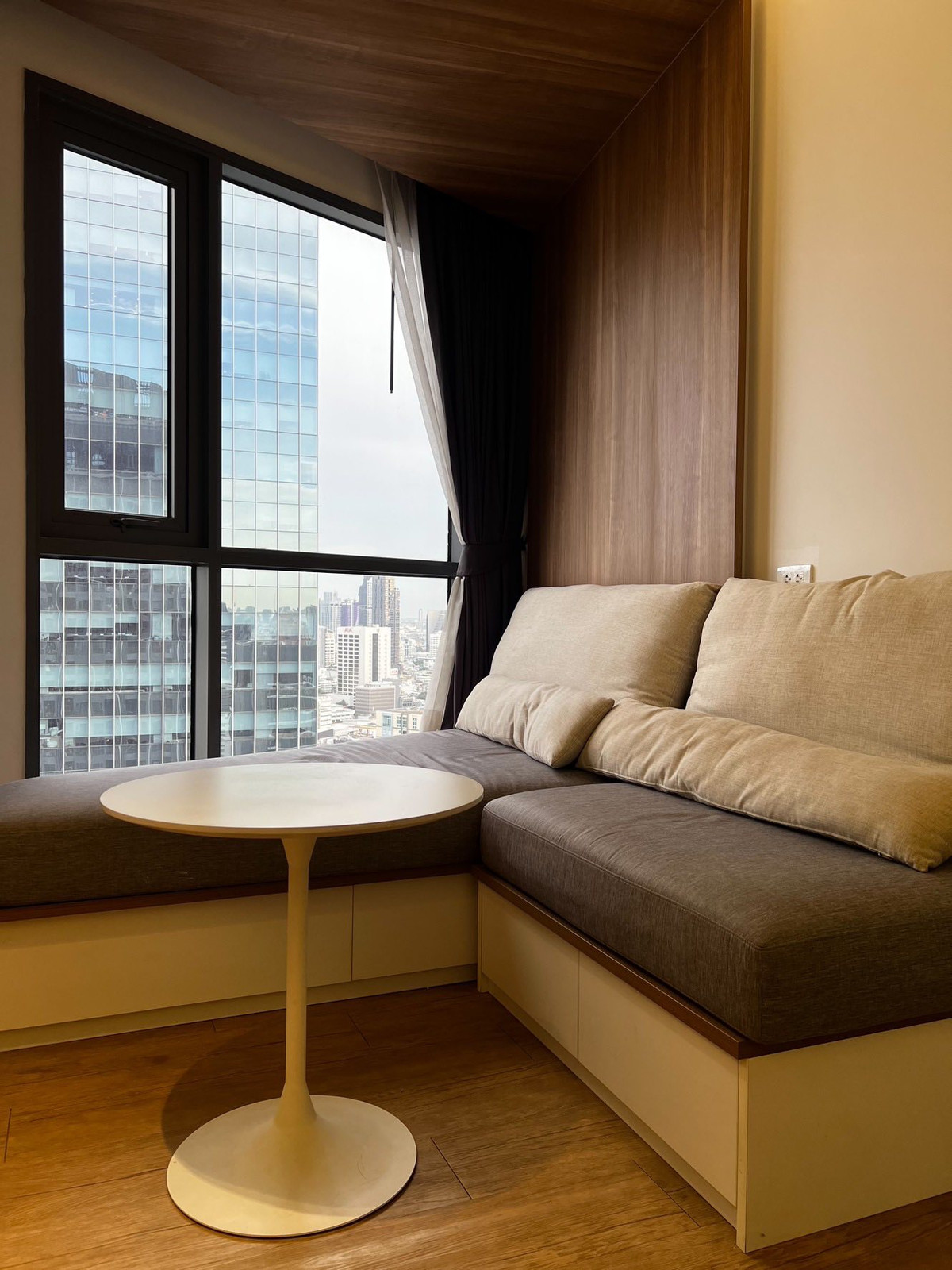 For SaleCondoSiam Paragon ,Chulalongkorn,Samyan : Triple Y Residence【𝐒𝐄𝐋𝐋 & 𝐑𝐄𝐍𝐓】🔥Minimal concept with fully functional spaces, combining coolness and simplicity🔥  Contact Line ID: @hacondo