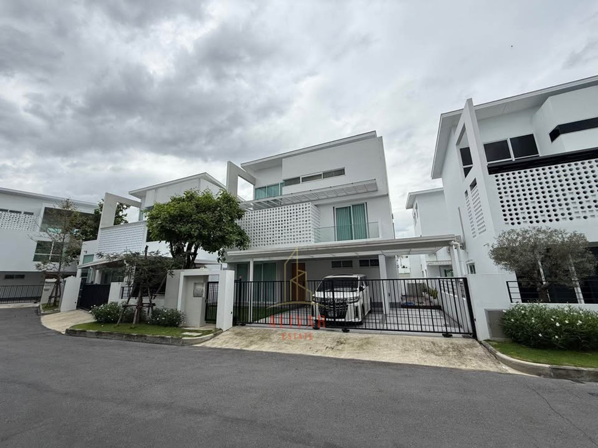 ให้เช่าบ้านเกษตร นวมินทร์ ลาดปลาเค้า : RH101725 3-storey detached house for rent at Nirvana Absolute Ekkamai-Ramintra, just 10 minutes from Central Eastville.