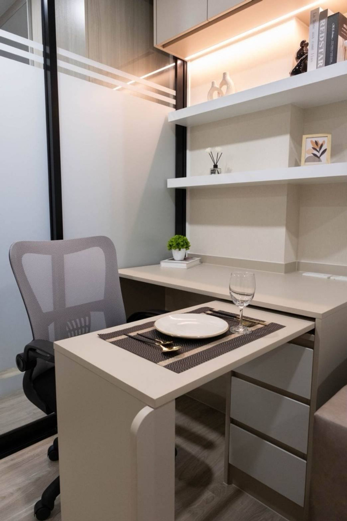 Condo for rent Origin Plug & Play Srinakarin, new room, fully furnished, ready to move in immediately, convenient travel, near the Yellow Line. “Sri Dan Station” Loading...