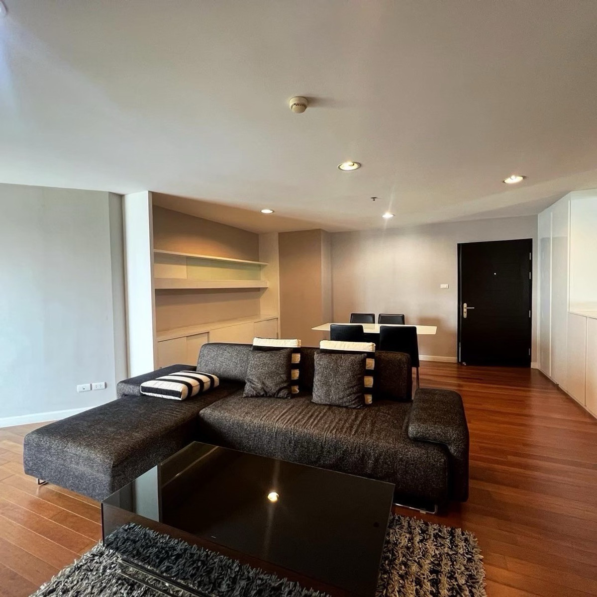 𝐅𝐨𝐫 𝐫𝐞𝐧t Belle Grand Rama 93 bedrooms, 2 bath fully furnished, 29th floor, 103 sq m. Building  Loading...